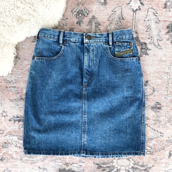 Banana Republic Dresses & Skirts - Banana Republic Vintage 90s Denim High Rise Mini Skirt